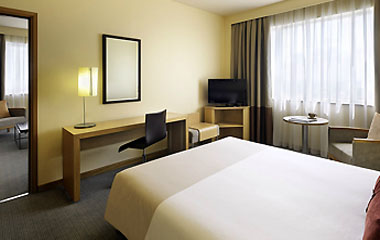 Номер отеля Novotel World Trade Centre Dubai Hotel 4*