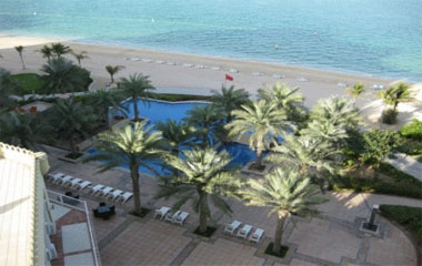 Пляж отеля Radisson Blu Hotel Dubai Media City 4*