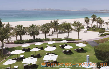 Пляж отеля The Ritz-Carlton, Dubai 5*