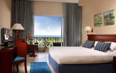 Номер отеля Fujairah Rotana Resort & Spa - Al Aqah Beach 5*