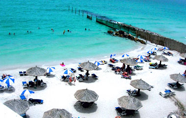 Пляж отеля Beach Hotel - Sharjah 3*