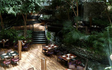 Ресторан отеля Radisson Blu Resort Sharjah 5*