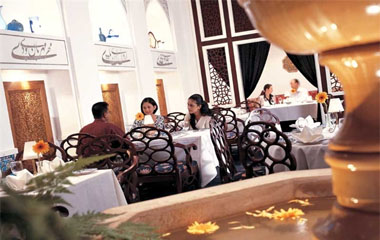 Ресторан отеля Radisson Blu Resort Sharjah 5*