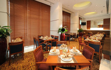 Ресторан отеля Ramada Sharjah 4*