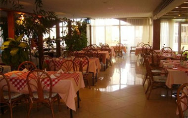Ресторан отеля Sharjah Carlton Hotel 4*