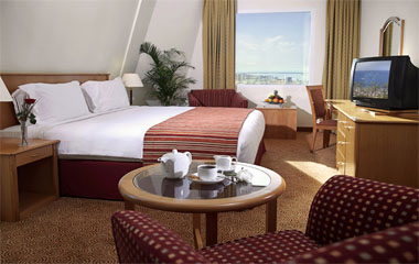 Номер отеля Sharjah Rotana Hotel 4*